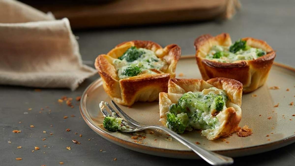 Canastitas de brócoli y queso. Fuente: (X)