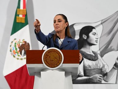 Sheinbaum pide revisar Xcaret por apropiación cultural de símbolos mayas