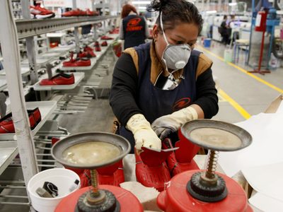 La OCDE recuperó menos de la mitad del empleo perdido por la pandemia antes de la segunda ola