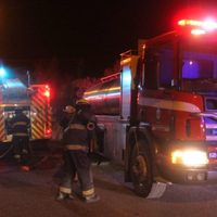 Una quema de ramas y basuras se propagó y consumió un quincho