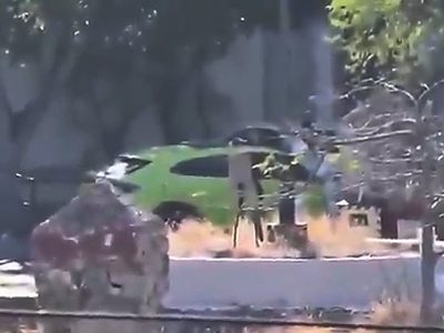 Ejecutan a tres personas en un Lamborghini en Querétaro (Video)