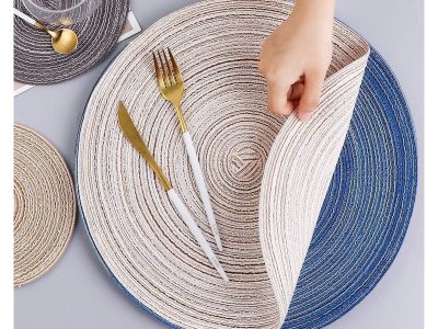 Con 2 ingredientes, el truco para eliminar las manchas de grasa o salsa en los individuales del comedor