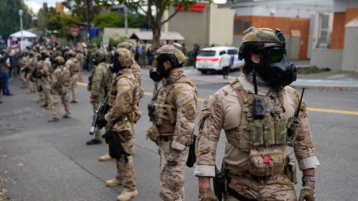La Guardia Nacional de Estados Unidos en la ciudad de Oregon.
