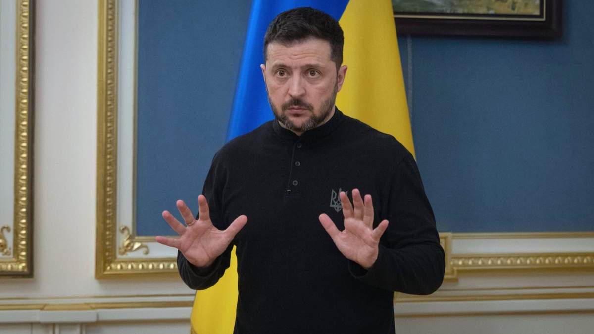 El presidente de Ucrania, Volodymyr Zelenskyy, habla durante una conferencia de prensa en Kiev, Ucrania, el martes 25 de marzo de 2025
