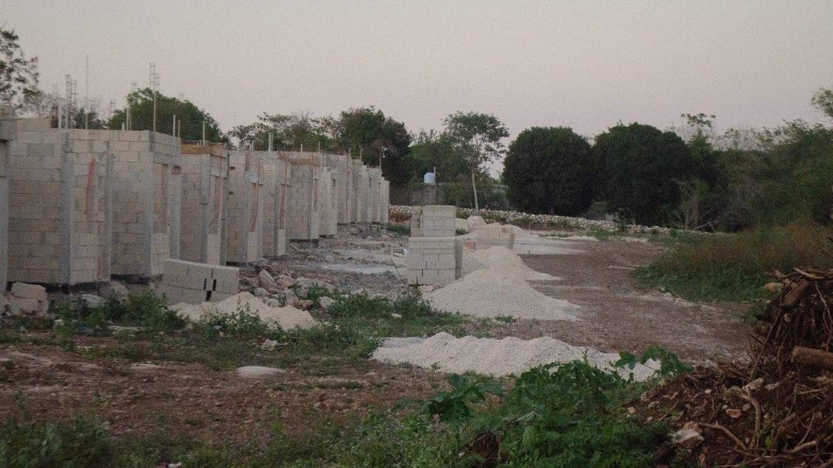 Las Viviendas del Bienestar quedaron en obra negra porque la comunidad logró que el proyecto se pausara