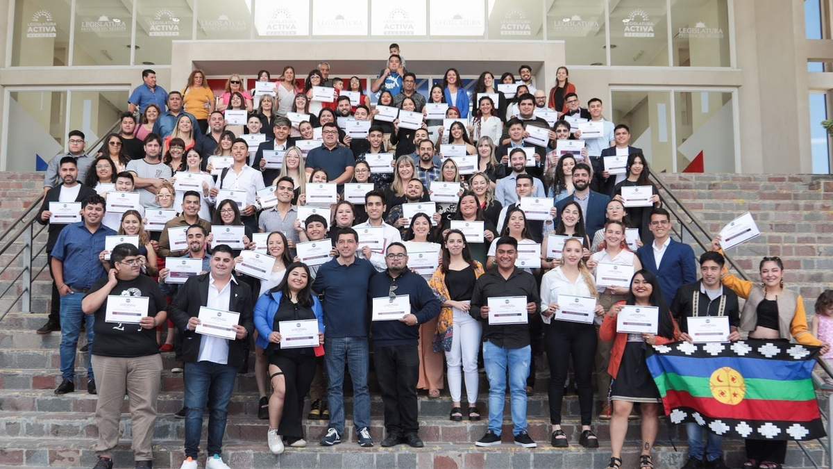 El vicegobernador Marcos Koopmann encabezó el cierre del programa legislativo Jóvenes Líderes. Fuente: (Facebook)