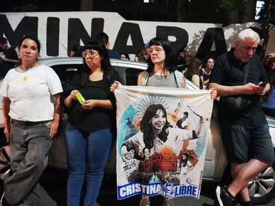 Cristina Kirchner fue operada con éxito de una apendicitis en el Otamendi