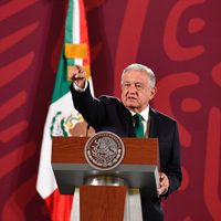AMLO reprochó al INE y al TEPJF su inacción ante la presunta aportación de Cinépolis a "Alito"