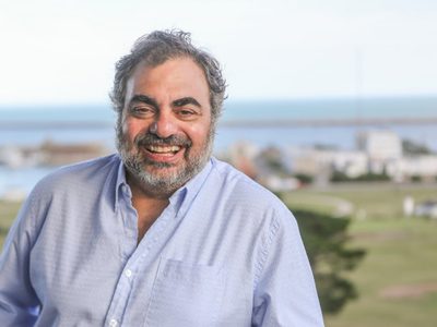 Filosofía y show: quién es Eial, el carismático hijo de Roberto Moldavsky