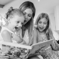 "Con las Demis": Evangelina Anderson enamoró a todos con bellas postales junto a sus hijas