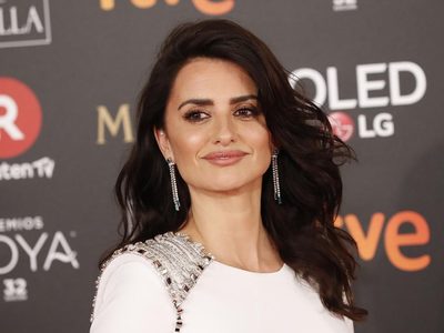 ¡Una vez más...! Penélope Cruz deja sin aliento con esta postal. ¡Mojadita!