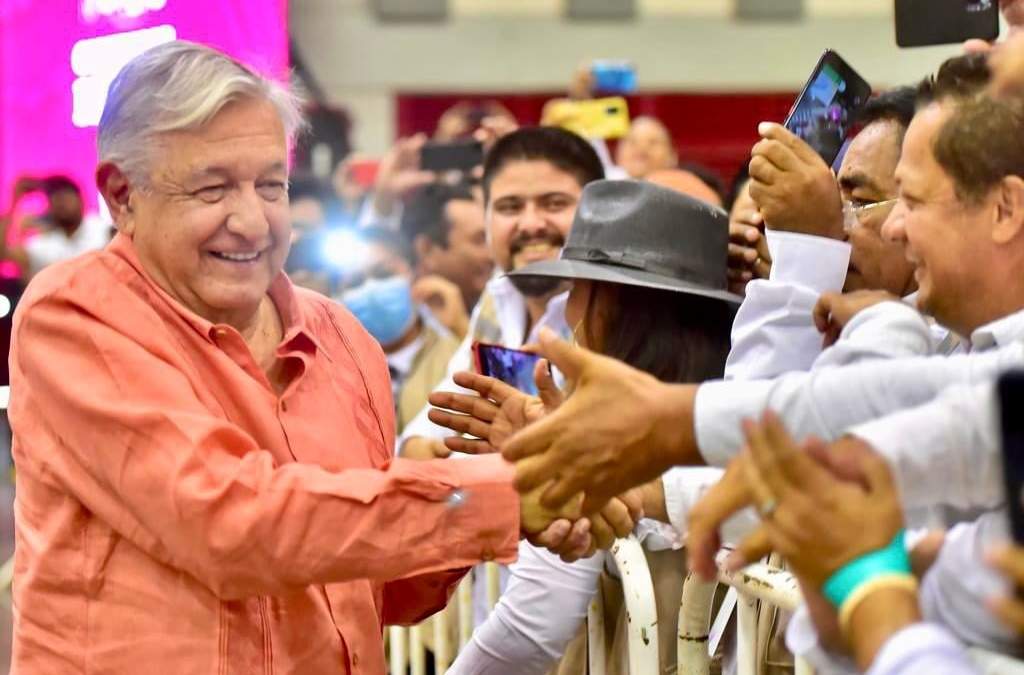 López Obrador se reunió con productores del campo y operadores de programas sociales