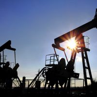 Mercados internacionales: bajan los precios del petróleo ante el aumento de casos de coronavirus
