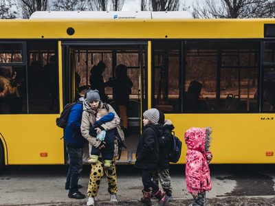 Save the Children cifra en 800 mil los niños que han huido de Ucrania; ve  riesgo de separación