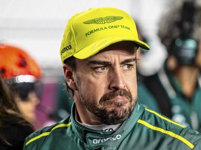 Explotó contra su equipo: el enojo de Fernando Alonso durante las prácticas en Abu Dabi