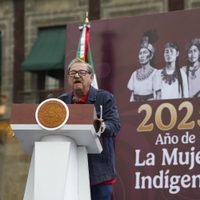 Paco Ignacio Taibo II elogia a Sheinbaum por resistir ante “las bufonadas” de EU