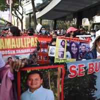 Familiares de desaparecidos alertan por 52 mil cuerpos sin identificar resguardados por autoridades