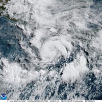 Erick se convierte en huracán categoría 4 “extremadamente peligroso”