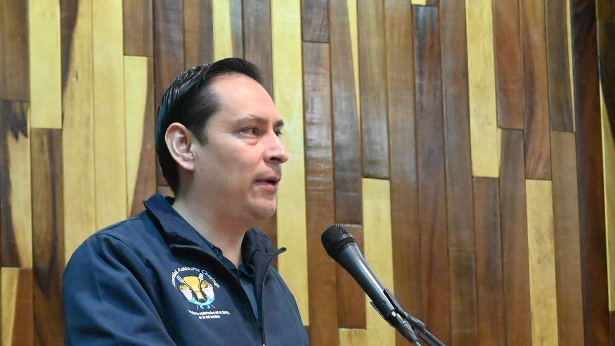 El rector Ángel Garduño García