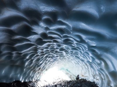 Los túneles de hielo, una atracción turística para recorrer en verano