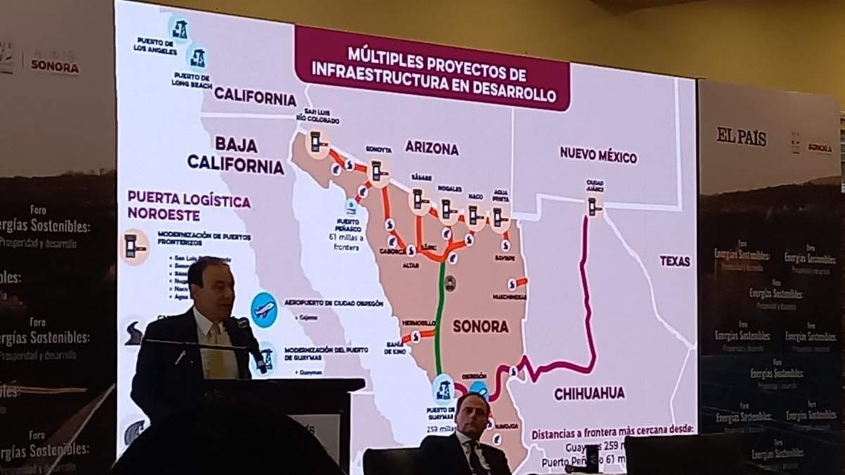 Alfonso Durazo Montaño, gobernador de Sonora, en la inauguración del Foro de Energías Sostenibles en Hermosillo