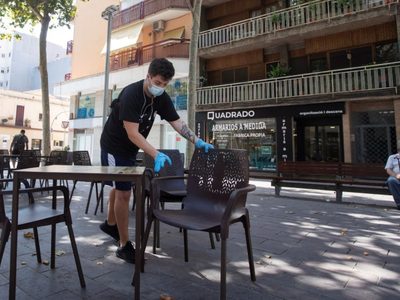 Después de Madrid, Cataluña en alerta: cierran bares y restaurantes