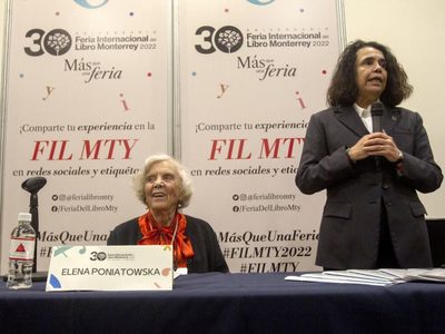 Elena Poniatowska divide opiniones por su crítica contra AMLO