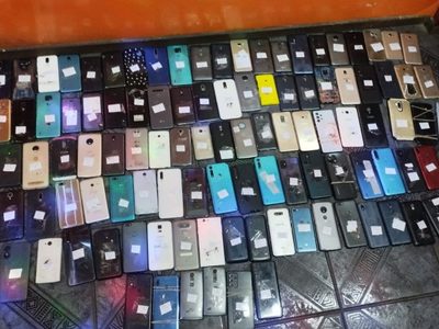 Secuestraron casi 700 celulares en un operativo policial