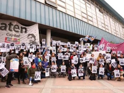 La Izquierda busca que se le devuelvan los días descontados a los docentes