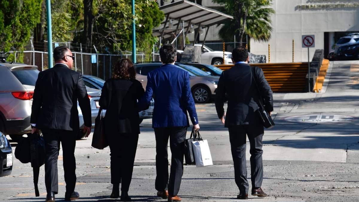 Emilio Lozoya llegando al Reclusorio Norte