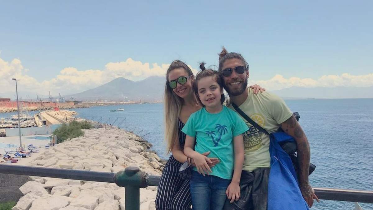 Gisela Bernal, su hijo Ian y su pareja. Fuente: (Instagram)