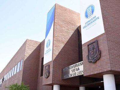 Ciudadanos impulsan un proyecto para derogar cobros indebidos en facturas de energía eléctrica