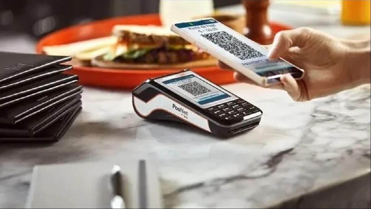 La propina podrá alcanzar al  5, 10 y hasta el 15 % sobre el precio que los clientes paguen con tarjetas o QR. Fuente: (El Observador)