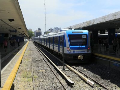 La línea del tren Sarmiento circula con demoras y cancelaciones por amenaza de bomba