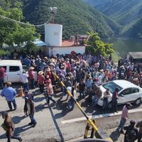 Toman hidroeléctrica de la CFE en Apaxtla, Guerrero, para exigir freno a incursión de La Familia Michoacana