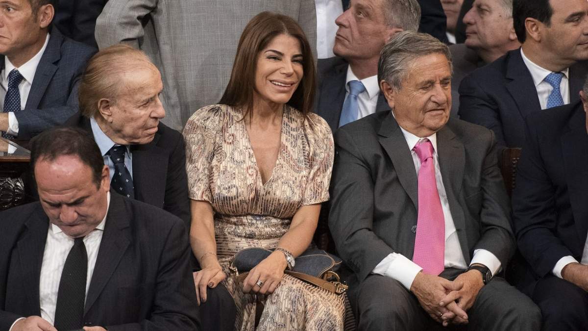 Menem, Zulema y Duhalde durante la asunción de los Fernández. Fuente: (Twitter)