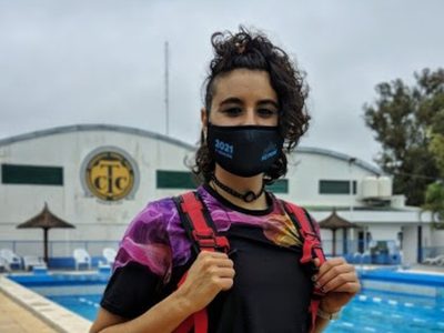 Aplaude Río Negro: la deportista Daira Marín nadó 70 kilómetros en el río Paraná