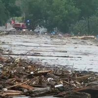 24 muertos por inundaciones en Texas; más de 20 niñas desaparecidas de campamento de verano