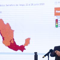Alsea acuerda con bancos aplazar sus deudas por un año