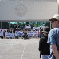 Maestros y alumnos de la ENAH protestan en el Museo Nacional de Antropología