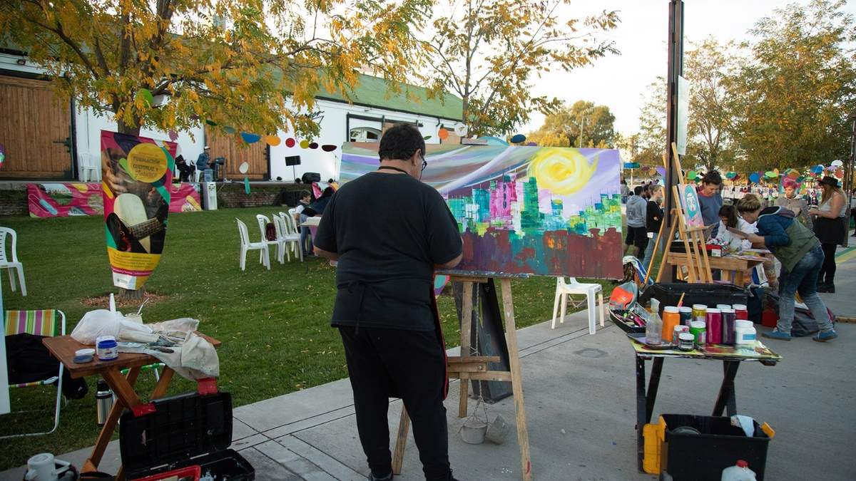 Se trata de llevar el arte a las calles de la ciudad. Fuente: (Facebook)