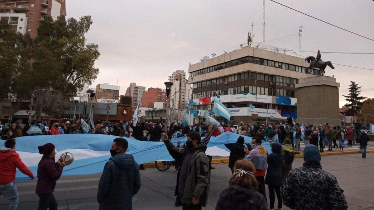 Banderazo en Neuquén. Fuente: (Twitter)
