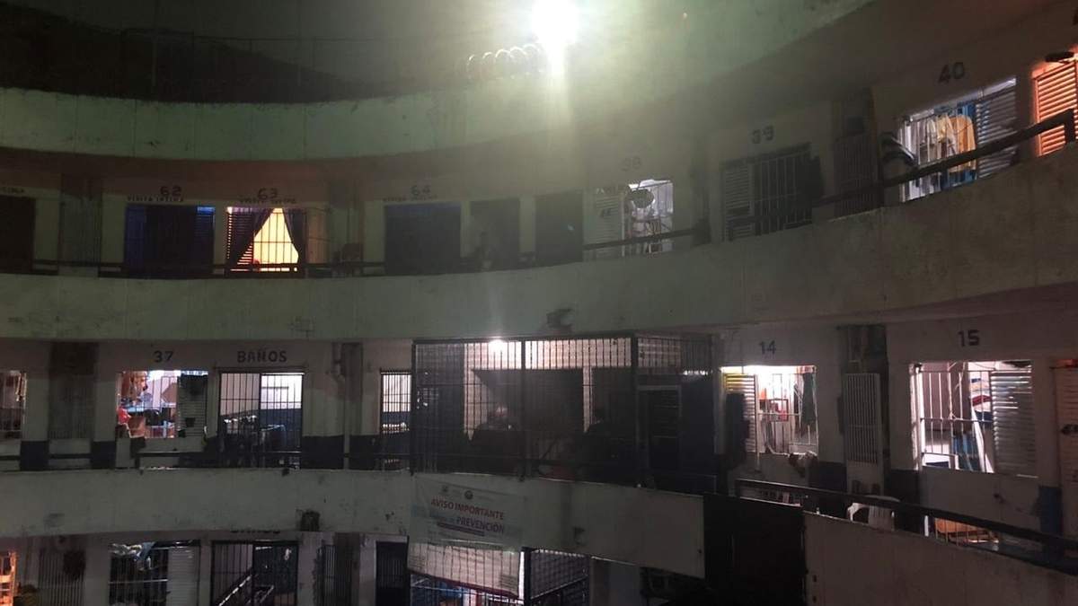 Unos 50 internos se enfrentaron en el penal de Cuautla. Foto: Fiscalía de Morelos