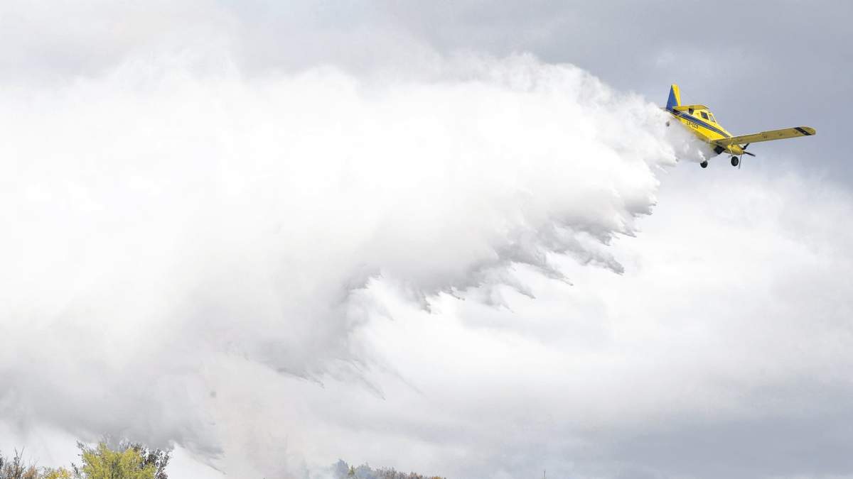 El incendio es combatido por tierra y aire. Fuente: (SPLIF)
