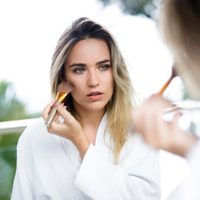 Maquillaje monocromático: cómo resaltar tus facciones usando el mismo tono en ojos y mejillas