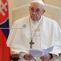 El Papa apela a una Iglesia que deje más libertad para atraer a las "nuevas generaciones"