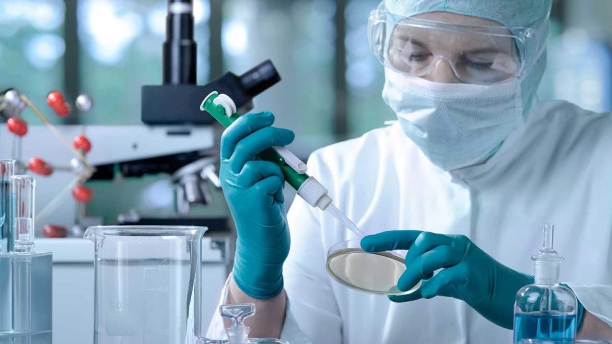 Intenso trabajo de los laboratorios clínicos ante el coronavirus. Fuente: (Twitter)