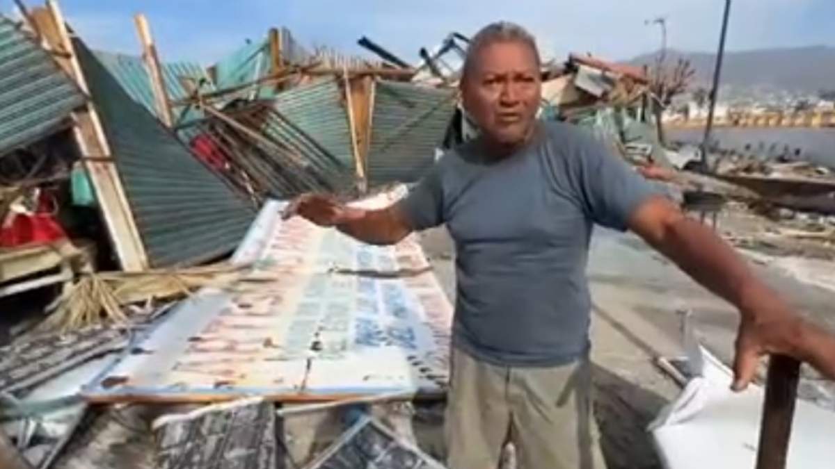 El señor Rafael Nava Silva relata cómo sobrevivió al huracán Otis en Acapulco, pero su negocioen el mercado central quedó en ruinas