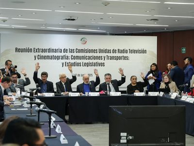 Aprueban en comisiones la Ley Telecom; mantiene la recolección de datos personales