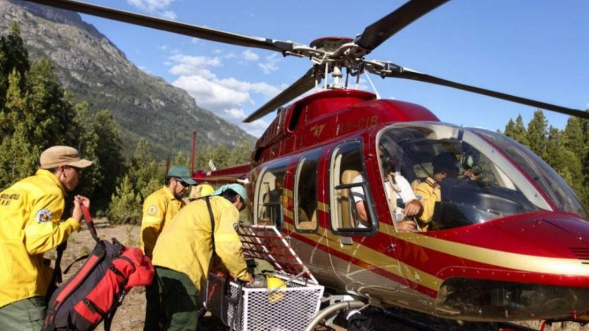 El operativo para apagar el incendio. Fuente: (Twitter)